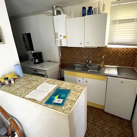 Διαμέρισμα T2 Pour 4 Pers, Proche Et Commerces, Parking, Clim, Wi-fi - Fr-1-607-223 *