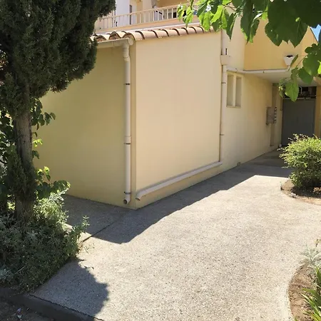 T2 Pour 4 Pers, Proche Et Commerces, Parking, Clim, Wi-fi - Fr-1-607-223 Apartman Agde