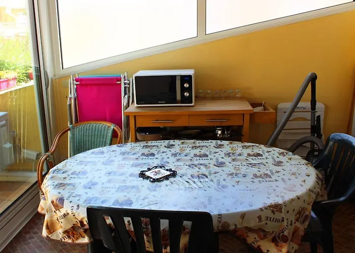 T2 Pour 4 Pers, Proche Et Commerces, Parking, Clim, Wi-fi - Fr-1-607-223 آجد